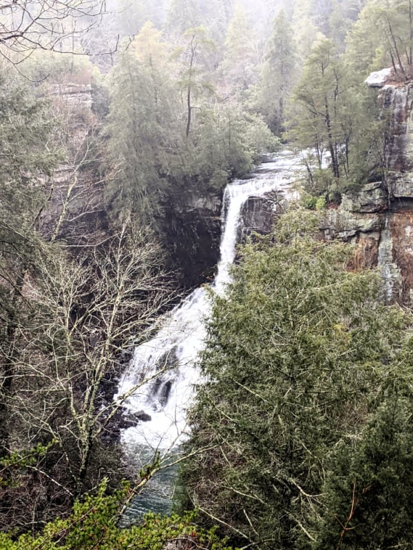 Piney-Creek-Waterfall-in-Fall-Creek-Falls
